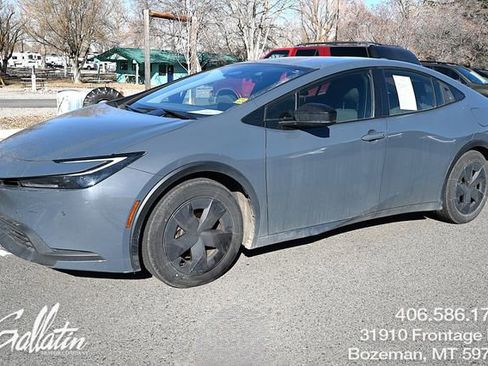 Used 2023 Toyota Prius LE image 1