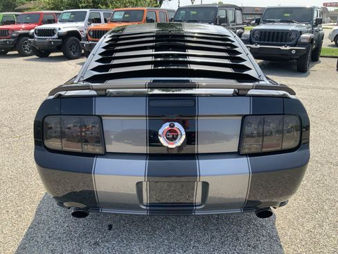 Used 2009 Ford Mustang GT RWD image 7