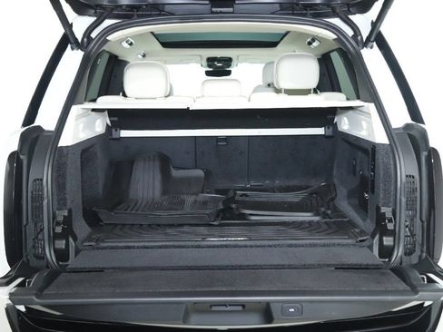 Used 2025 Land Rover Range Rover SE AWD/4WD image 36