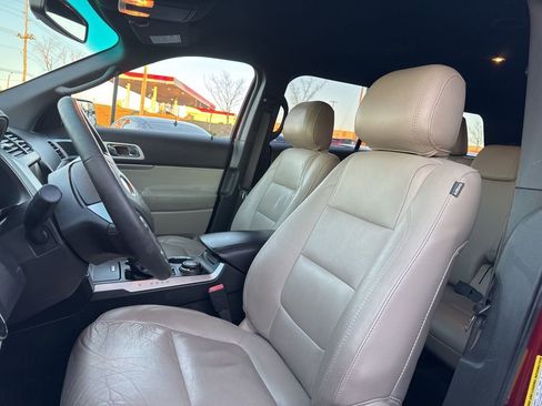 Used 2015 Ford Explorer XLT w/ Equipment Group 202B image 29