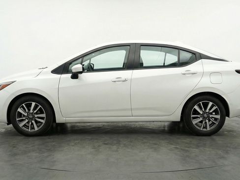 Used 2025 Nissan Versa SV FWD image 5