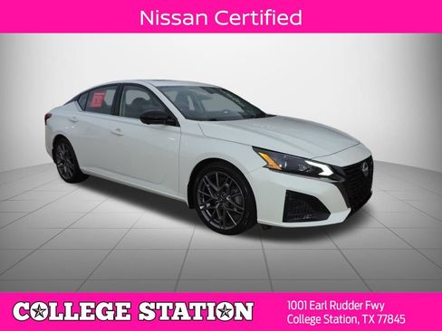 Certified 2023 Nissan Altima 2.0 SR FWD image 1