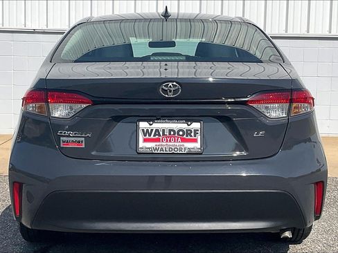 Used 2025 Toyota Corolla LE FWD image 5