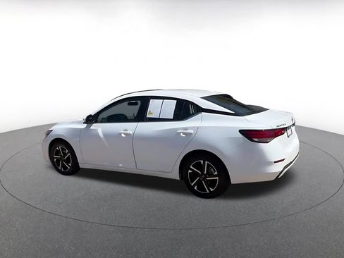 Used 2025 Nissan Sentra SV FWD image 9