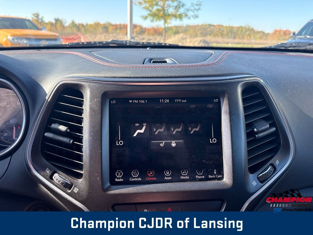 Used 2019 Jeep Cherokee Trailhawk w/ Cold Weather Group AWD/4WD image 20