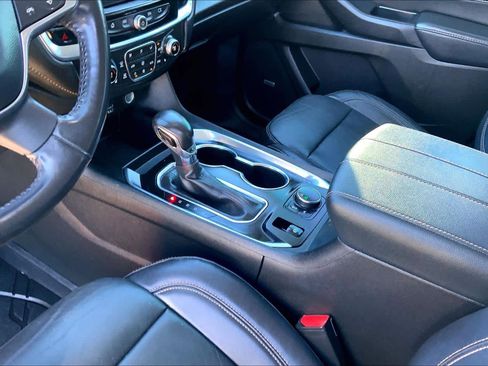 Used 2021 Chevrolet Traverse RS image 16