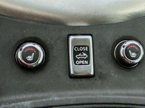 Used 2013 INFINITI G37 Sport RWD image 25