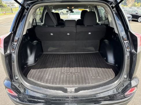 Used 2018 Toyota RAV4 LE w/ All Weather Liner Package AWD/4WD image 13
