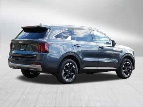 Certified 2025 Kia Sorento S AWD/4WD image 7