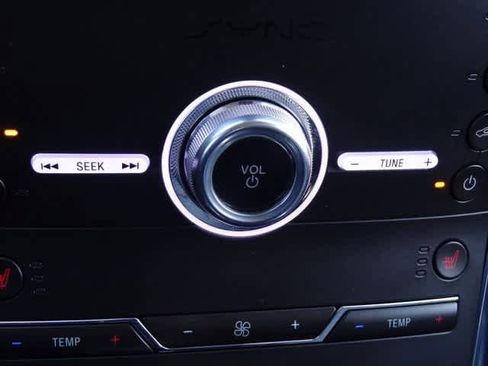 Used 2020 Ford Edge Titanium image 28