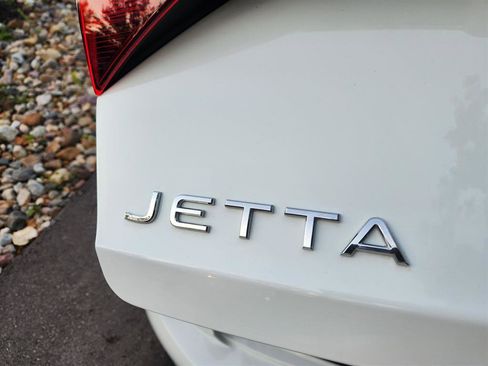 Certified 2024 Volkswagen Jetta Sport image 19