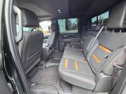 Used 2024 GMC Sierra 2500 AT4 w/ AT4 Premium Plus Package AWD/4WD image 11