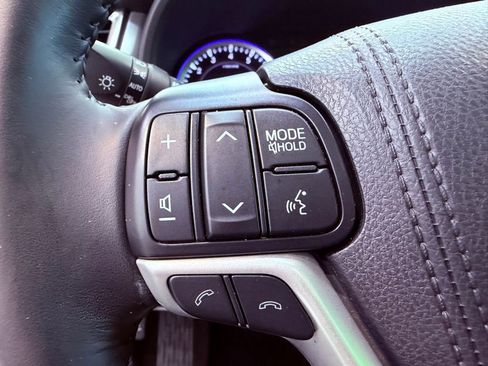 Used 2018 Toyota Highlander XLE image 22