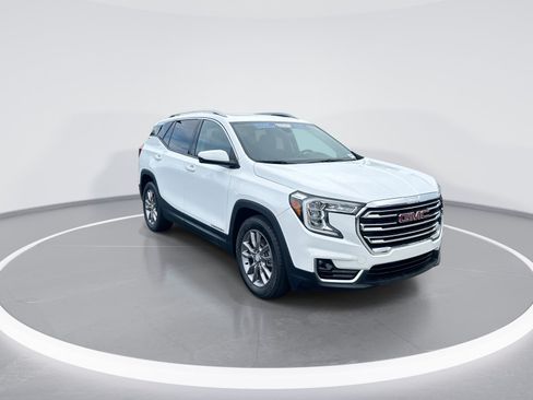 Used 2022 GMC Terrain SLT FWD image 2