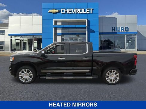 Certified 2022 Chevrolet Silverado 1500 High Country w/ High Country Premium Package AWD/4WD image 8