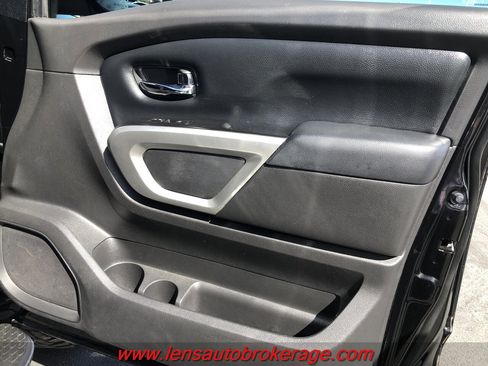 Used 2017 Nissan Titan SV image 20
