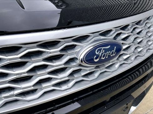 Used 2017 Ford Explorer Platinum image 24