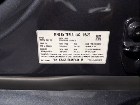 Used 2022 Tesla Model S Plaid image 18