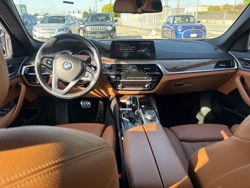 Used 2019 BMW 530e image 9