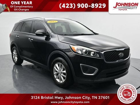 Used 2017 Kia Sorento FWD w/ LX Convenience Package image 1