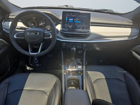 Used 2023 Jeep Compass Limited w/ Sun and Sound Group AWD/4WD image 10