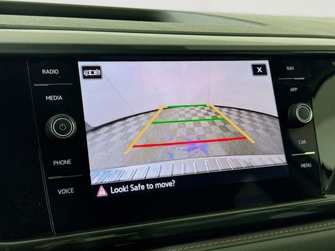 Used 2023 Volkswagen Taos SEL image 18