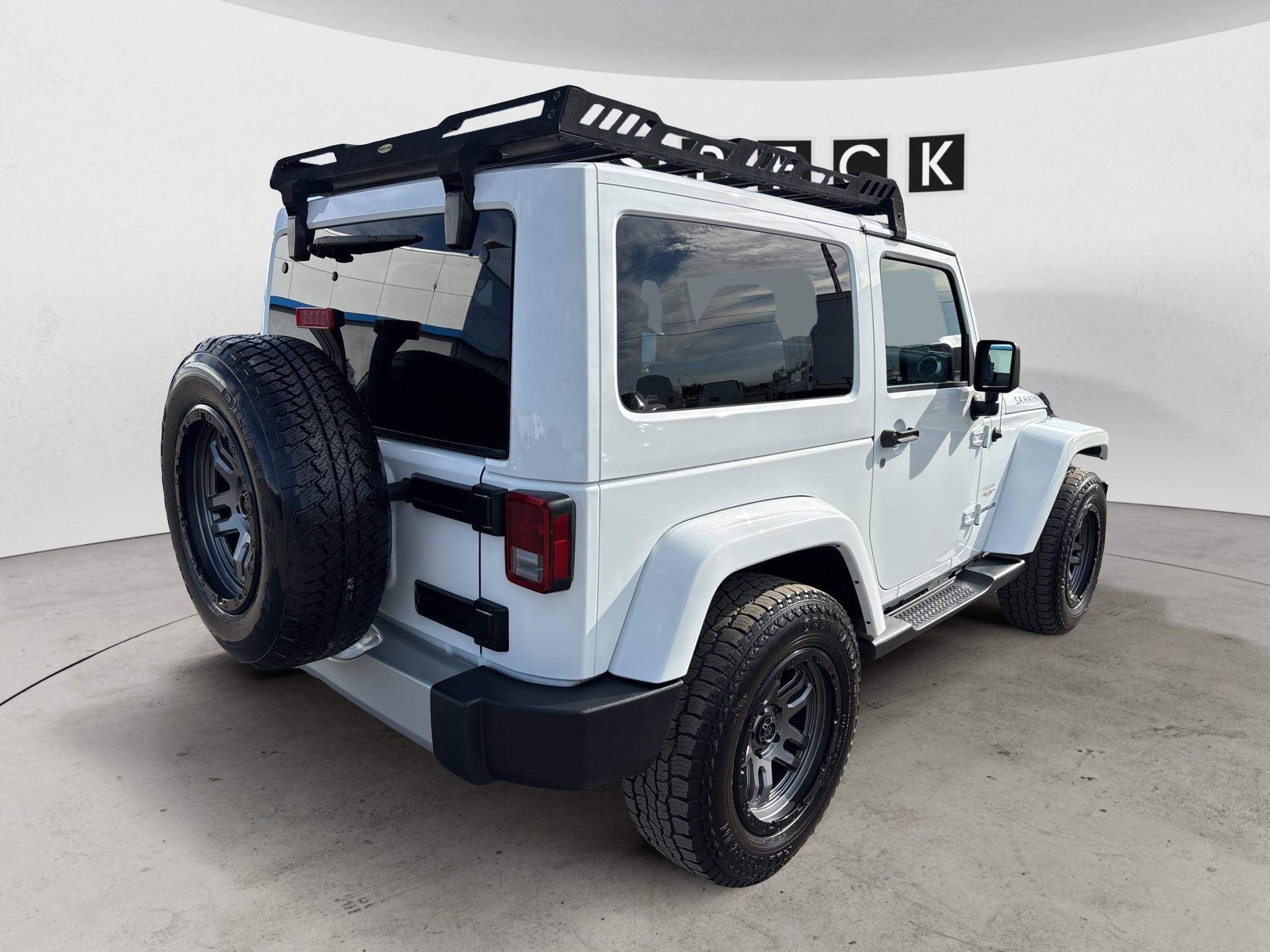 Used 2015 Jeep Wrangler Sahara w/ Connectivity Group AWD/4WD image 5