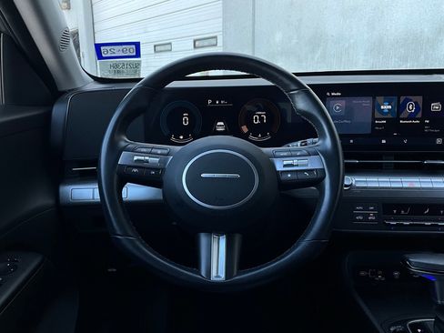 Used 2025 Hyundai Kona SEL image 33