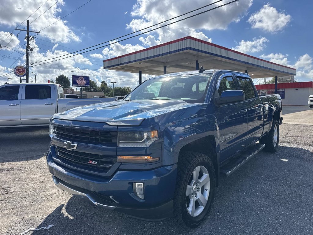Used 2017 Chevrolet Silverado 1500 LT w/ True North Edition AWD/4WD image 3
