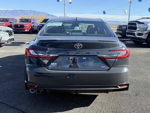 Used 2025 Toyota Camry SE image 6