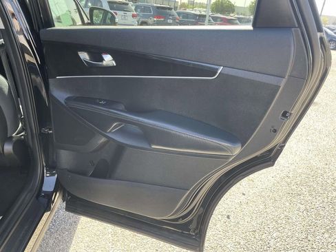 Used 2016 Kia Sorento FWD image 19