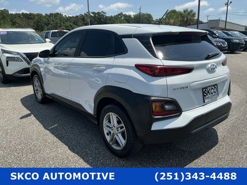 Used 2021 Hyundai Kona SE AWD/4WD image 3