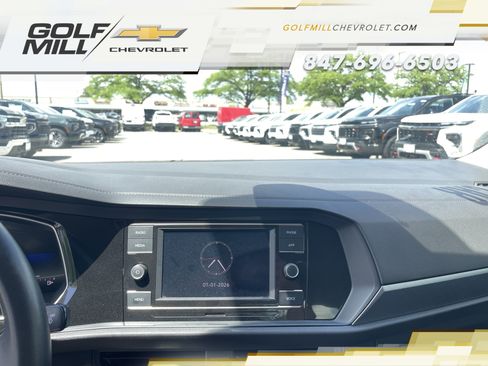 Used 2024 Volkswagen Jetta SE FWD image 19