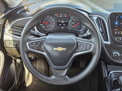 Used 2023 Chevrolet Malibu LT FWD image 14