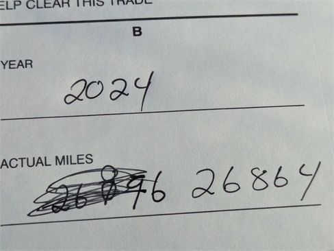 Used 2024 Tesla Model S Plaid image 9