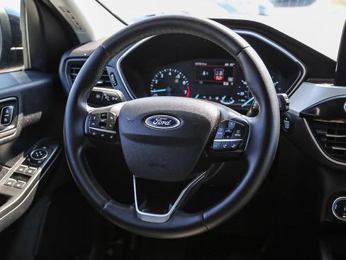 Used 2022 Ford Escape SE w/ SE Sport Appearance Package image 15