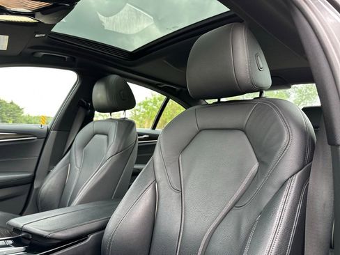 Used 2019 BMW 530i xDrive w/ Convenience Package AWD/4WD image 15