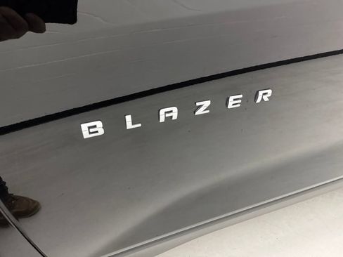Used 2025 Chevrolet Blazer LT w/ Convenience Package FWD image 13