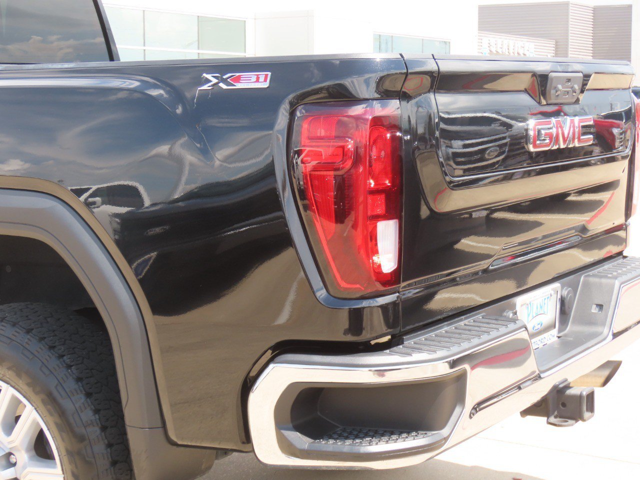 Used 2022 GMC Sierra 2500 SLE w/ SLE Value Package; AWD/4WD image 15