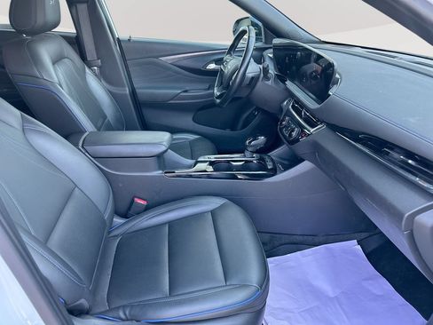 Used 2025 Buick Envista Sport Touring w/ Convenience I Package FWD image 23