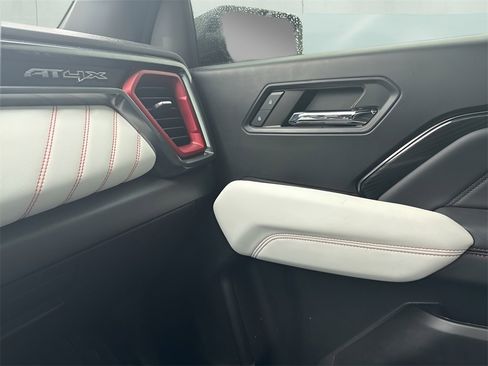 Used 2024 GMC Canyon AT4X image 40