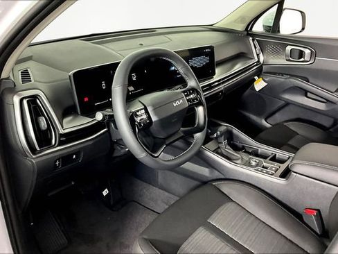 New 2026 Kia Sorento LX FWD image 8