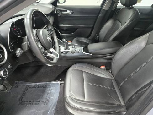 Used 2021 Alfa Romeo Giulia Sprint w/ Nero Edizione image 10