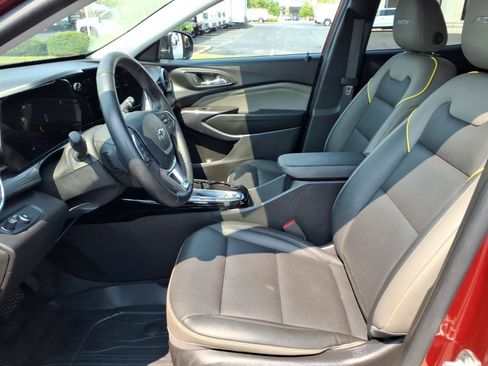 Used 2024 Chevrolet Trax ACTIV FWD image 23