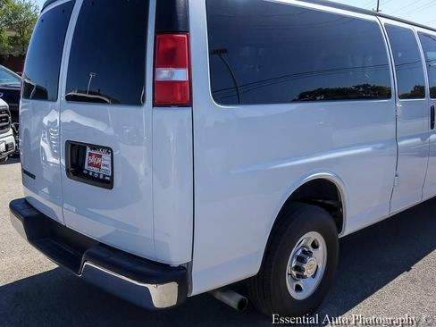 Used 2024 Chevrolet Express 3500 LT w/ LT Preferred Equipment Group RWD image 8