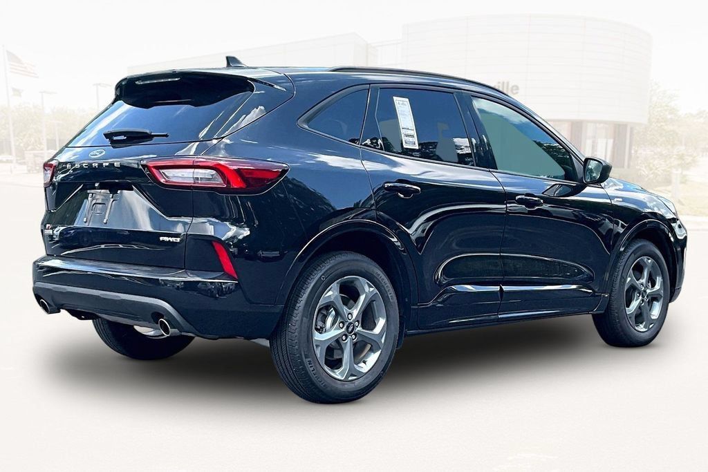 Used 2023 Ford Escape ST-Line AWD/4WD image 6