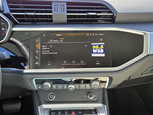 Used 2025 Audi Q3 2.0T Premium Plus w/ Premium Plus Package image 21