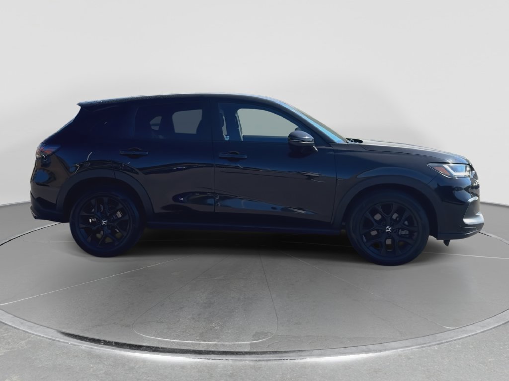 Used 2025 Honda HR-V Sport image 9