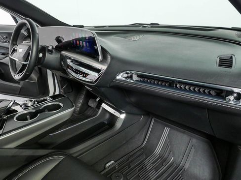 Used 2024 Cadillac Lyriq Sport AWD/4WD image 22