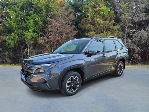 New 2026 Subaru Forester Premium w/ Base/Premium Package AWD/4WD image 1